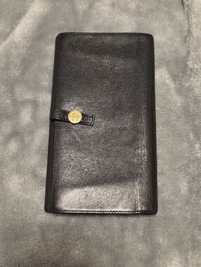 CHANEL Bifold Black Leather Long Wallet with Gold CC Button Vintage